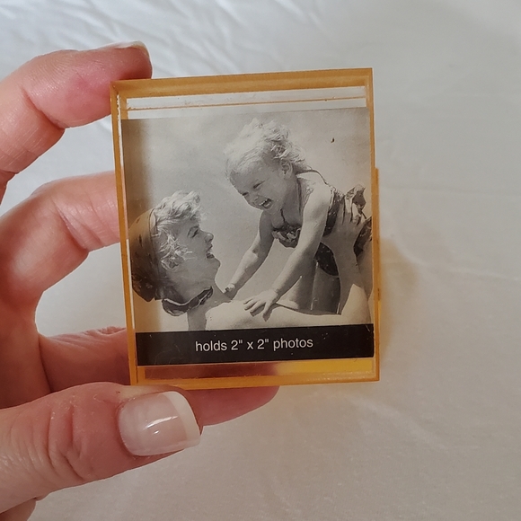 Mini 2x2 inch Picture Frames Yellow Blue Kids Photos Art - Picture 7 of 11